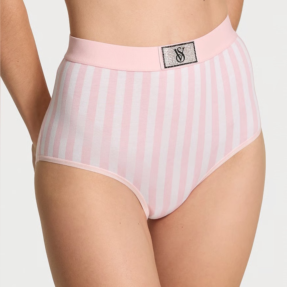 NWT Victoria’s Secret Logo Cotton Heart Shine Patch Modern Brief Panty.